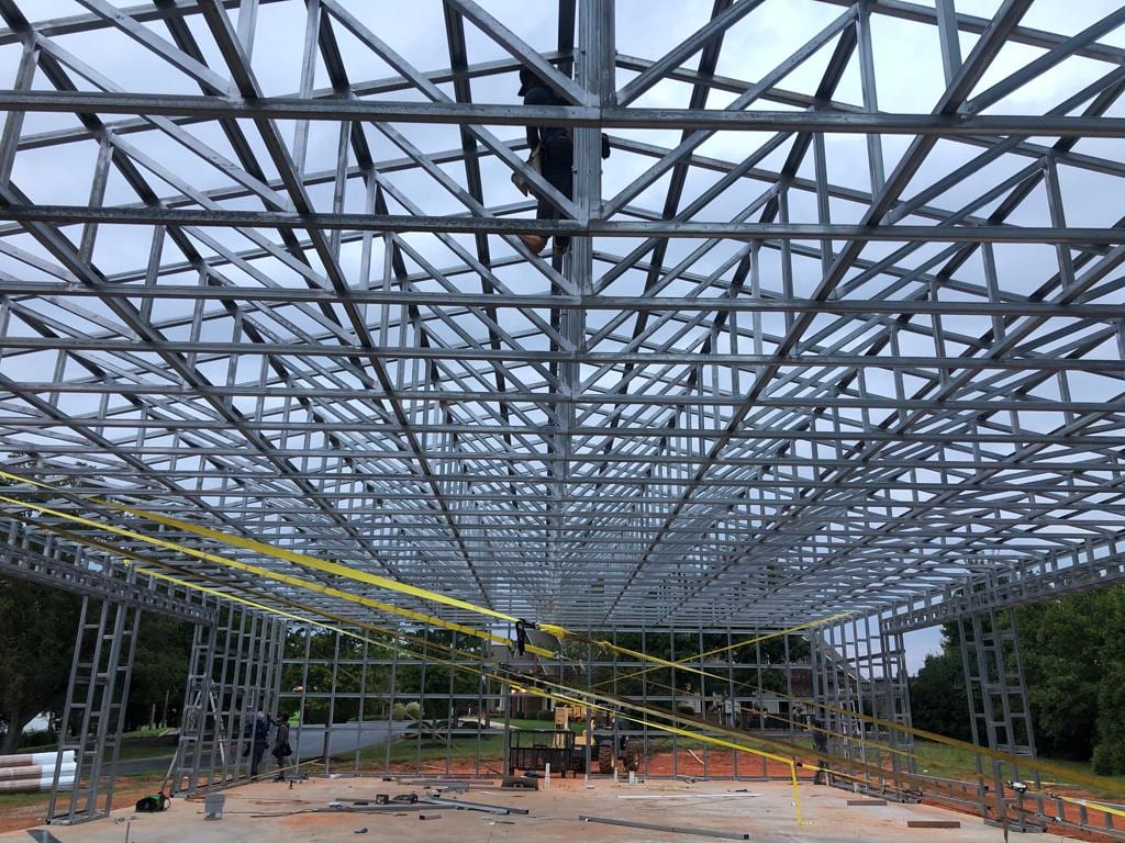 Metal building structural framework